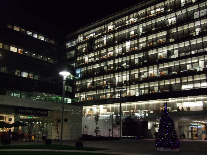 bibliothek-stuttgart-innen-alle-geschosse.png